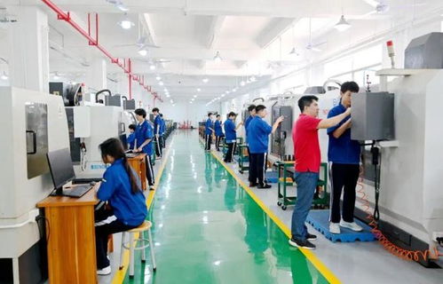 深圳技工技術(shù)培訓學校 計算機技術(shù)培訓引領(lǐng)未來就業(yè)前景